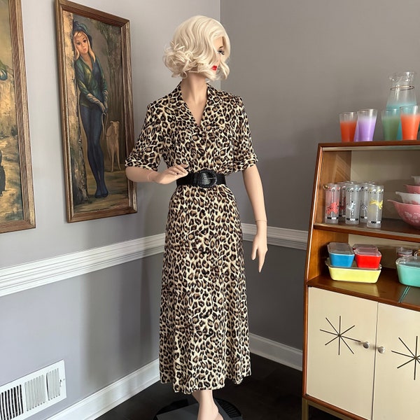 Vintage 1980s Leopard Shirtwaist Dress Belted Rockabilly Midi Lucy Shirt Dress M