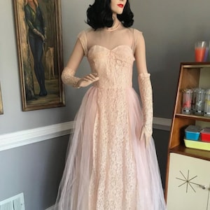 Vintage 1950s Prom Dress Pink Lace & Tulle w/Lace Gauntlet Gloves S