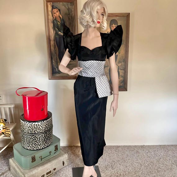 Vintage 1980s Avant-garde Black & White Sash Formal Dress Prom Gown XS/S - Etsy Vintage 1980s Avant-garde Black & White Sash Formal Dress Prom Gown XS/S - Etsy