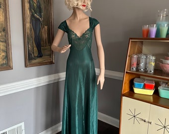 Stunning Vintage Emerald Green Nightgown Full Length Old Hollywood  M/L