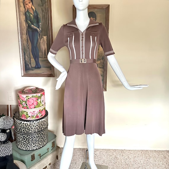 mod vintage dress Authentic 1960s Floral Dress! longer length skirt with hidden side pockets and back zippered closure Retro Stage 60s Colorblock Sleeveless