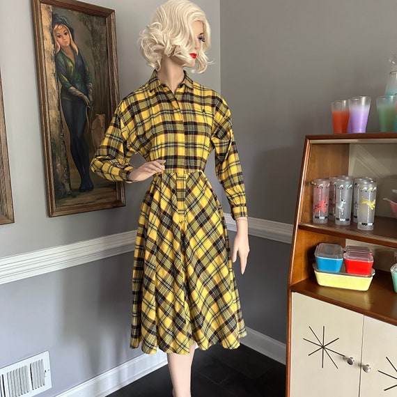 Vintage Plaid 80s does 50s Lucy Shirtwaist Dress … - image 1