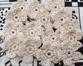 Crochet Ecru Flower Appliques - Set of 15