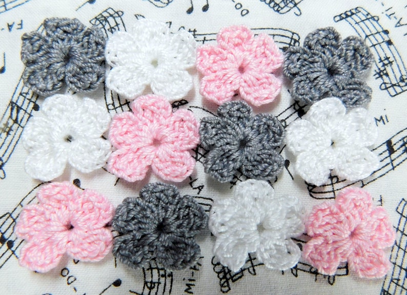 Crochet Stone, Pink and White, Flowers Mini Flowers, Crochet Flower Appliques image 2