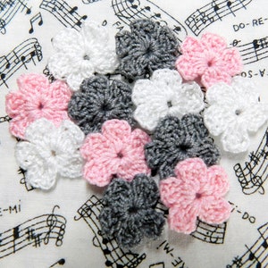 Crochet Stone, Pink and White, Flowers Mini Flowers, Crochet Flower Appliques image 3