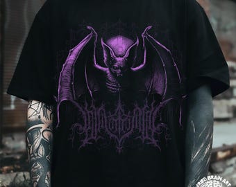 Vintage Gothic Bat T-Shirt: Dark Art Horror Tee