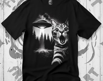 PiWine Funny Cat Selfie Alien In Cap T-Shirt - 100% Cotton, Unisex Graphic Tee