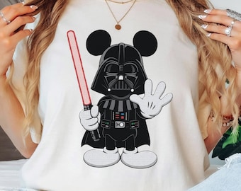 Camiseta de Darth Mickey, camiseta gráfica de Mickey Mouse y Darth Vader con sable de luz, camiseta crossover de Star Wars y Disney, camiseta divertida de Vader Mouse
