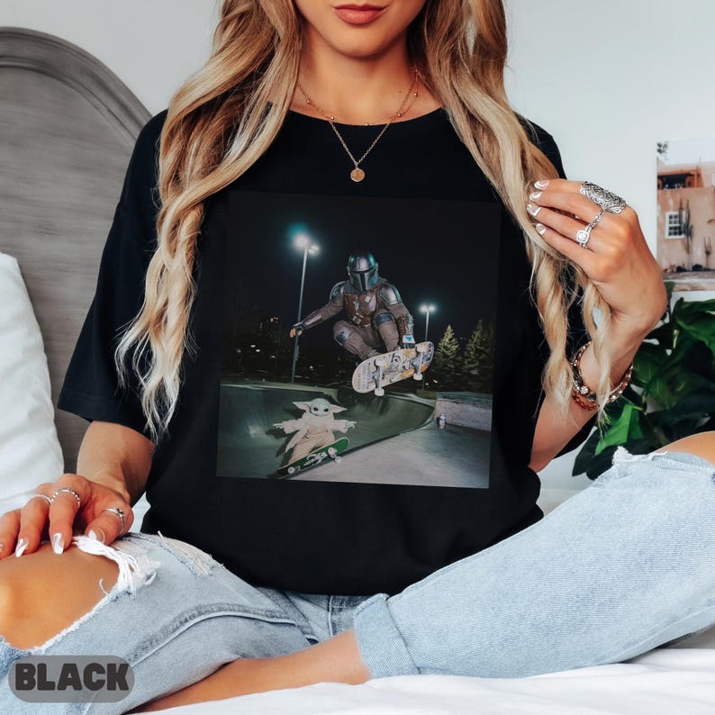 Mandalorian Grogu Skateboardtröja, Rolig Star Wars Baby Yoda Skatepark Grafisk T-shirt för Herrar Damer bild 1