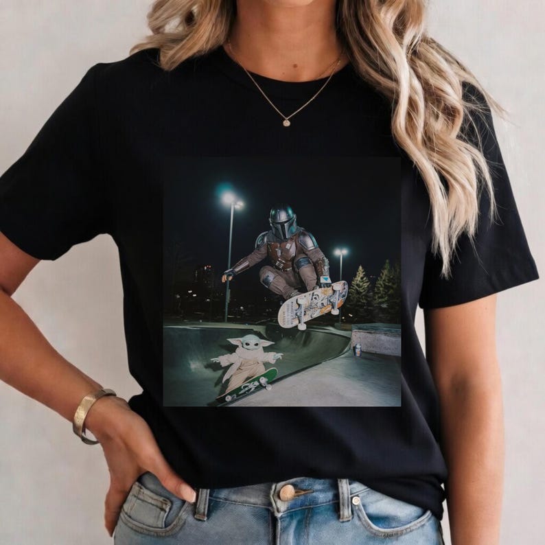 Mandalorian Grogu Skateboardtröja, Rolig Star Wars Baby Yoda Skatepark Grafisk T-shirt för Herrar Damer bild 2
