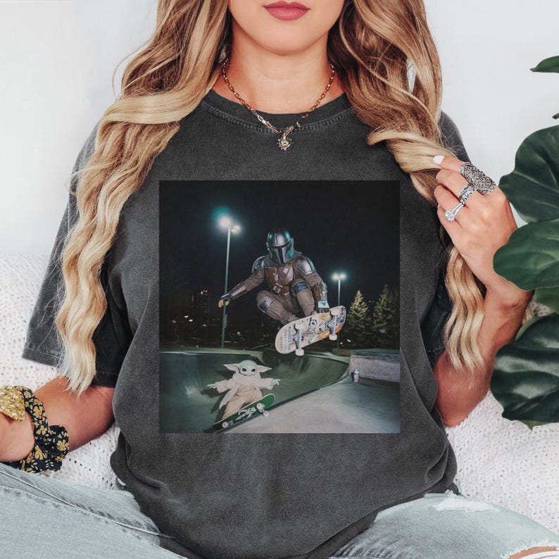 Mandalorian Grogu Skateboardtröja, Rolig Star Wars Baby Yoda Skatepark Grafisk T-shirt för Herrar Damer bild 5