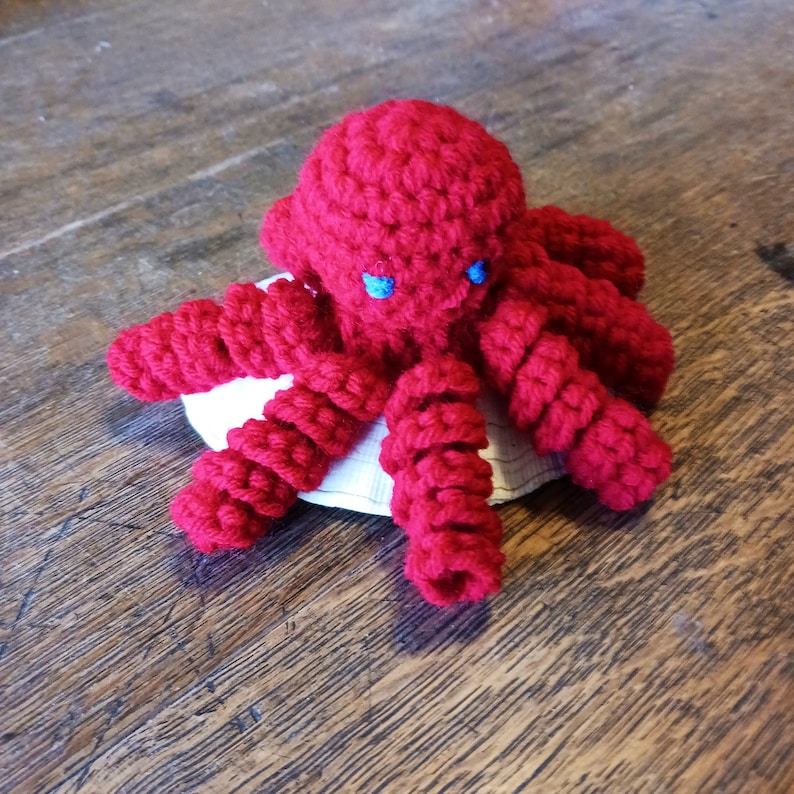 Catnip Crochet Octopus Cat Toy. Spiral Tentacles Octopus with Catnip. Cat Toy. Handmade Crochet Catnip Toy with Organic Catnip Red Octopus