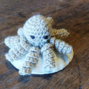 Catnip Crochet Octopus Cat Toy. Spiral Tentacles Octopus with Catnip. Cat Toy. Handmade Crochet Catnip Toy with Organic Catnip Tan Octopus