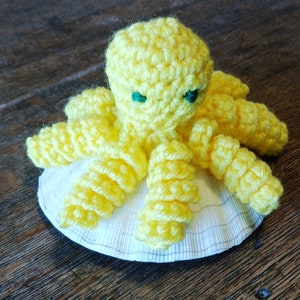 Catnip Crochet Octopus Cat Toy. Spiral Tentacles Octopus with Catnip. Cat Toy. Handmade Crochet Catnip Toy with Organic Catnip Yellow Octopus