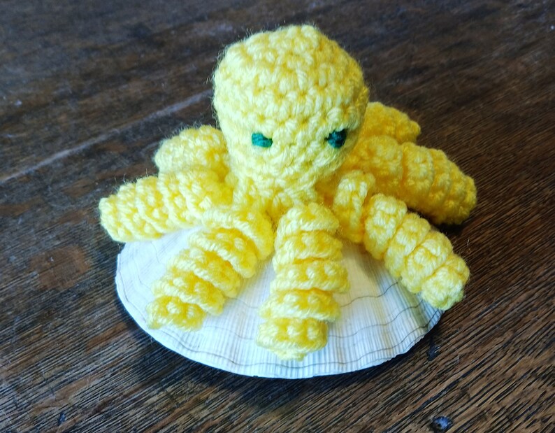 Catnip Crochet Octopus Cat Toy. Spiral Tentacles Octopus with Catnip. Cat Toy. Handmade Crochet Catnip Toy with Organic Catnip Yellow Octopus