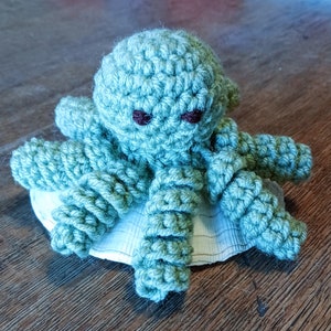 Catnip Crochet Octopus Cat Toy. Spiral Tentacles Octopus with Catnip. Cat Toy. Handmade Crochet Catnip Toy with Organic Catnip Sage Green Octopus