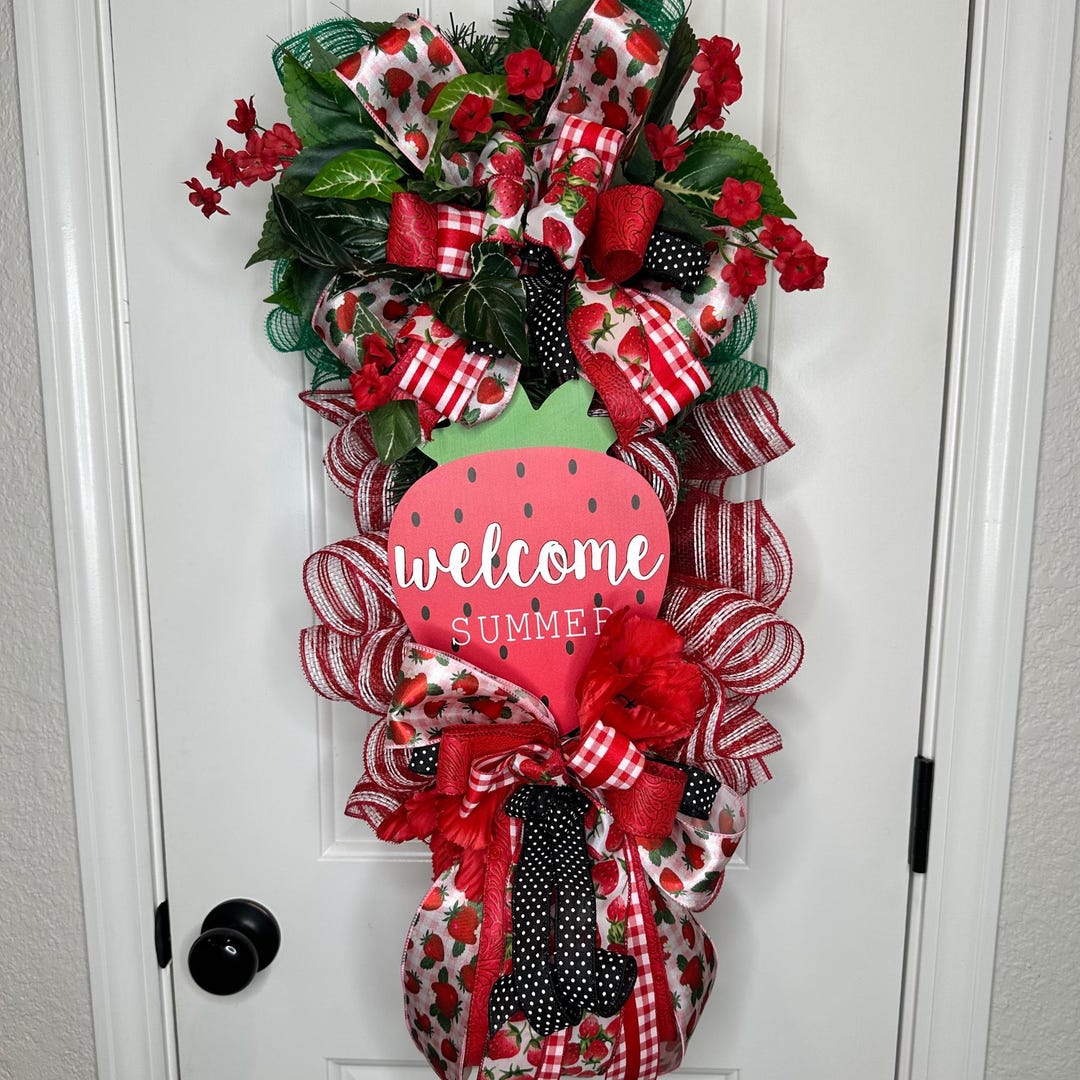 Strawberry Welcome Swag, Summer Front Door Decor, Farmhouse Fruit ...