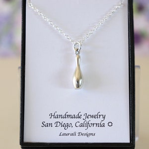 Collier épingle de bowling, cadeau de l'amitié, argent sterling, cadeau Bestie, bijoux bowling, bijoux de sport. Carte de remerciement, Bowling Charm, Équipe