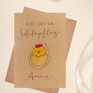 Individuelle Kraftpapier Klappkarte mit Name zum Geburtstag (inkl Umschlag), „Alles Gute zum Schlüpftag“, 3D Küken, handgemachtes Unikat