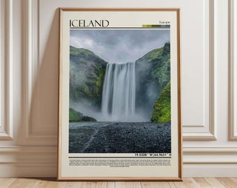 Stampa artistica della cascata di Skógafoss in Islanda: poster di viaggio, decorazione europea