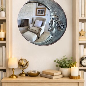 Handgefertigter Halbmond-Spiegel aus Kunstharz • Silberne himmlische Wanddekoration (7,3 x 7,3 Zoll) Bild 10