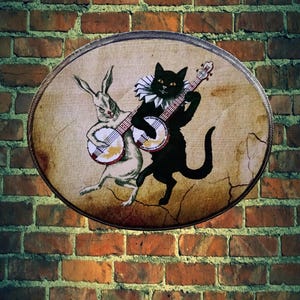 Schwarze Katze & Banjo Kaninchen Gemälde: Vintage Stil Wandbild aus Holz