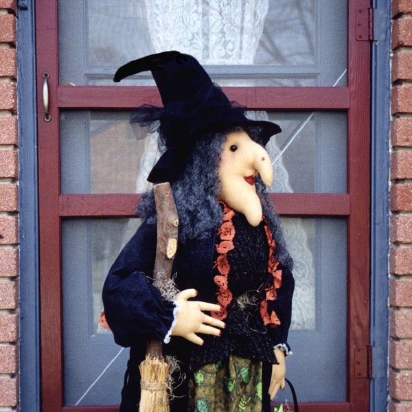 Cloth doll pattern #7985 for a 40" Witch. Fall decoration / Halloween