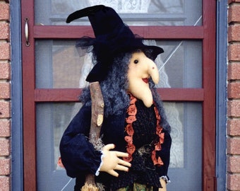 Cloth doll pattern #7985 for a 40" Witch. Fall decoration / Halloween