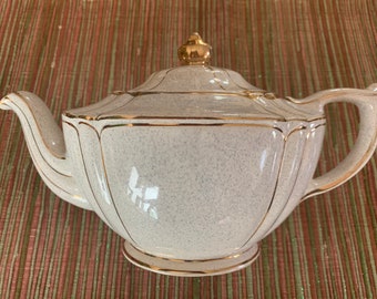 Vintage Sadler Ivory & Gold Lamp-Shaped Teapot