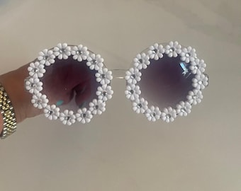 Adult Women Daisy Sunglasses, Rhinestone Sunglasses, Bride Gift, Bridesmaid Gift, Bachelorette party Favor, Gift For Her, Retro