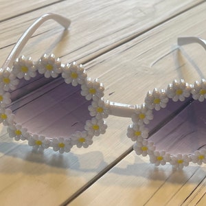 Flower Girl Gift Sunglasses, Daisy Sunglasses, Toddler Gift, Personalized Flower Girl Gift, Accessories, Girl Birthday Party Favor image 4