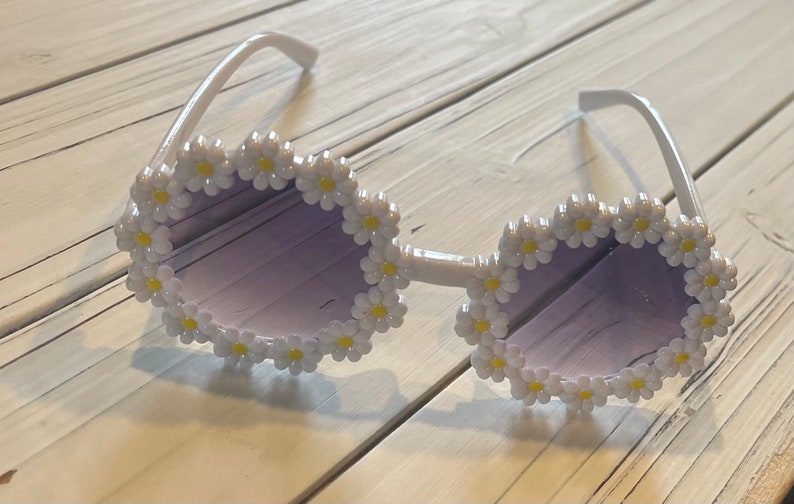 Flower Girl Gift Sunglasses, Daisy Sunglasses, Toddler Gift, Personalized Flower Girl Gift, Accessories, Girl Birthday Party Favor image 4