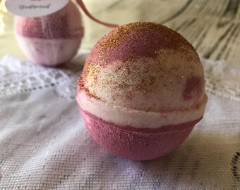 Bath Bomb Strawberry with gold glitter soap