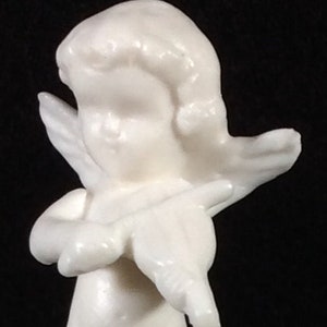 Small White Porcelain Angel From Napco, Playing A Musical Instrument MAY BE DAMAGED