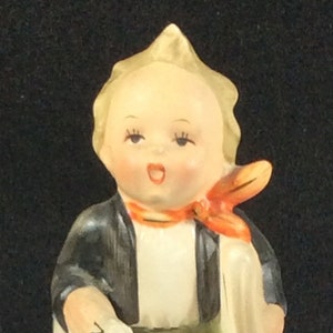 Little Newsboy From Napco, Figurine, Statue, Made In Japan, Porcelain, New, Newspaper, AH901