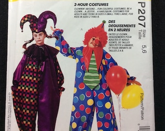 McCall/'s 6142 Unisex Child and Adult Clown Costumes Sewing Pattern