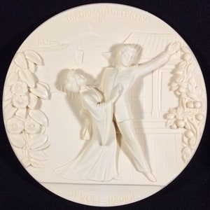 Madama Butterfly 1977 Issue In LaScala Grand Opera Collection, Ivory Alabaster, Italy. Italian, 3-D, Collector Plate, The Bradford Exchange