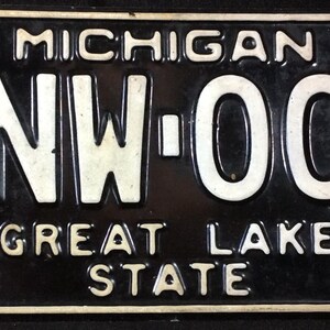 米軍　サインプレート　レア！！ 1979 Michigan Metal License Plate, Black, White, Great Lake State