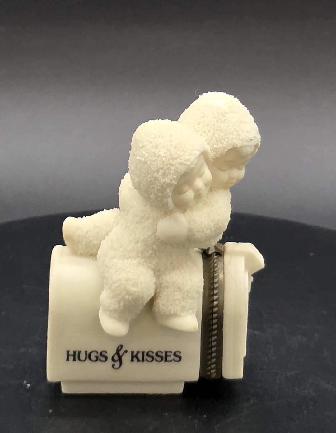 Snowbabies Hugs and Kisses Hinged Porcelain Trinket Box, Figurine ...