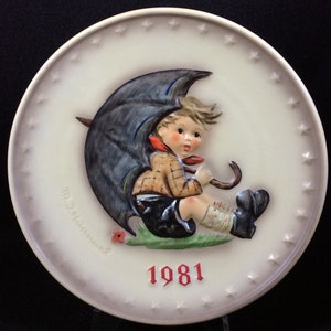 1981 Annual Plate In Bas-Relief, Eleventh Edition, Goebel, M.J. Hummel, West Germany, Decorative, Commemorative, Collectible