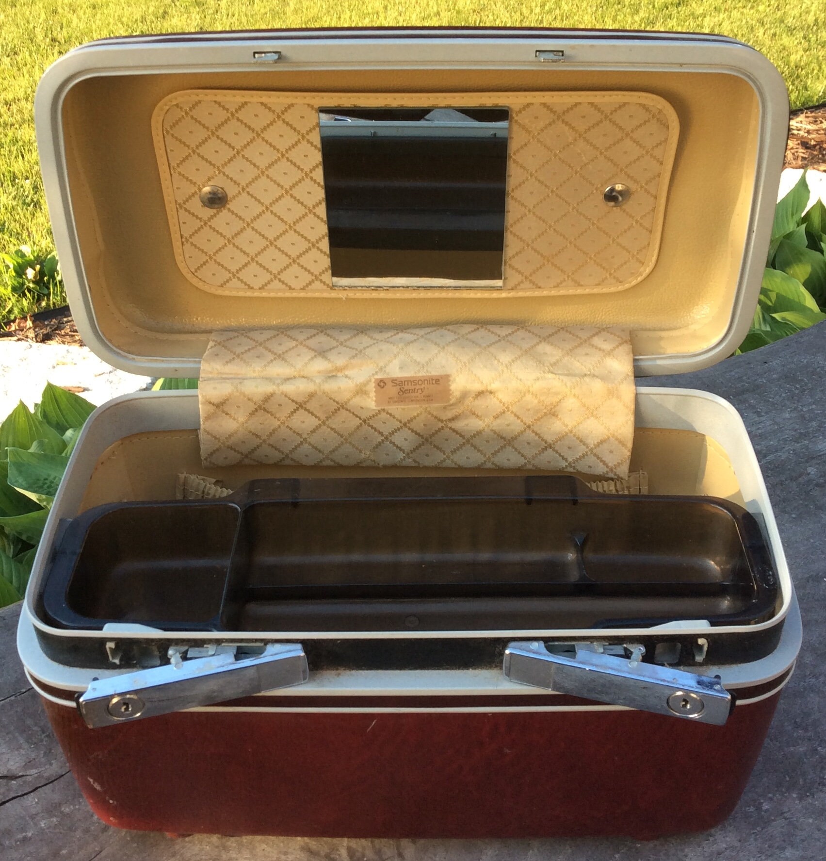 Samsonite Sentry Train Make up Case With Tray and Mirror Hard