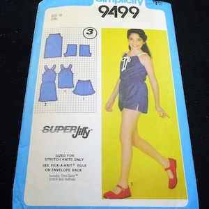 Simplicity Girls&#39; Super Jiffy Pullover Dress Or Top And Shorts Pattern 9499 Size 10  This is sized for stretch knits only