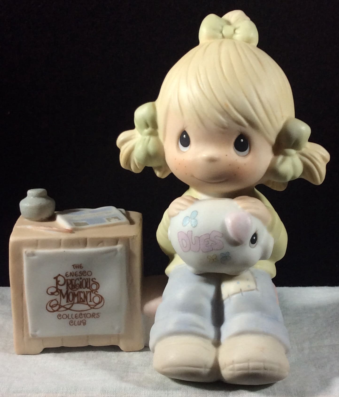 Precious Moments 1983 Collector's Club Membership Figurine, Young
