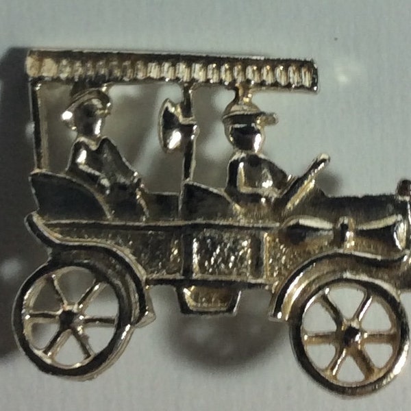 Old Fashion Car Gold Tone Pin Brooch, Automobile, Lady, Man