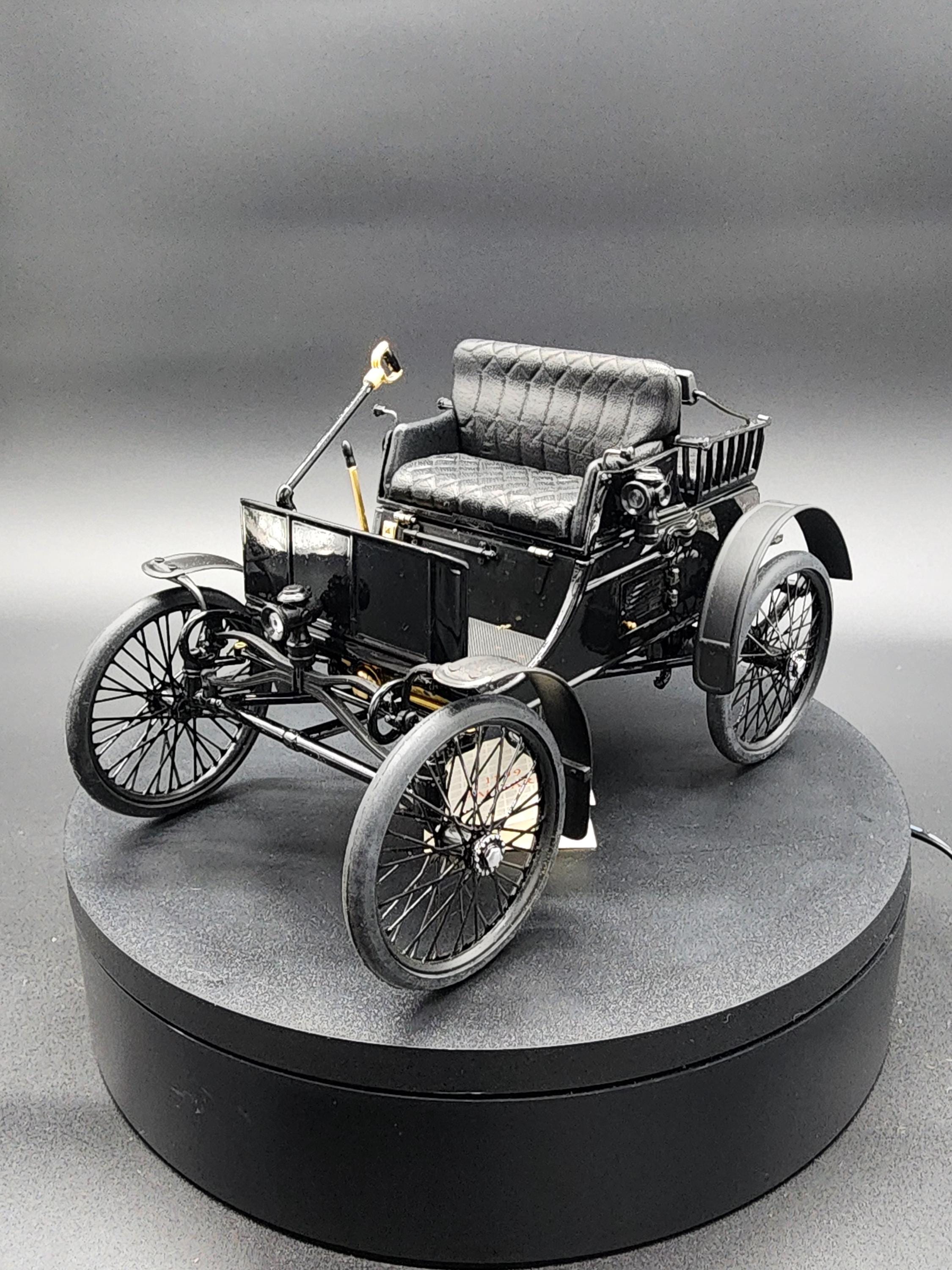 Hand Painted 1899 Black Packard, Franklin Mint, 1:16 Scale Die