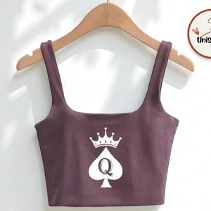 Blusa curta feminina sem mangas | Design gráfico com tema de cartas de baralho | Camisola chique e moderna para o verão | Conjunto casual com regata