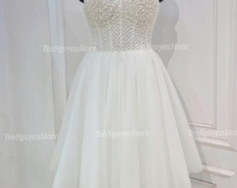 Vestido de novia corto de tul y perlas. Vestido de noche corto con cuentas. Minivestido de novia. Minivestido de recepción. Vestido corto personalizado.
