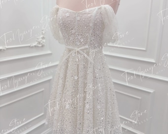 Vestido de novia corto y brillante.  Vestido de novia mini con pedrería.  Vestido de fiesta con pedrería.  Minivestido personalizado.