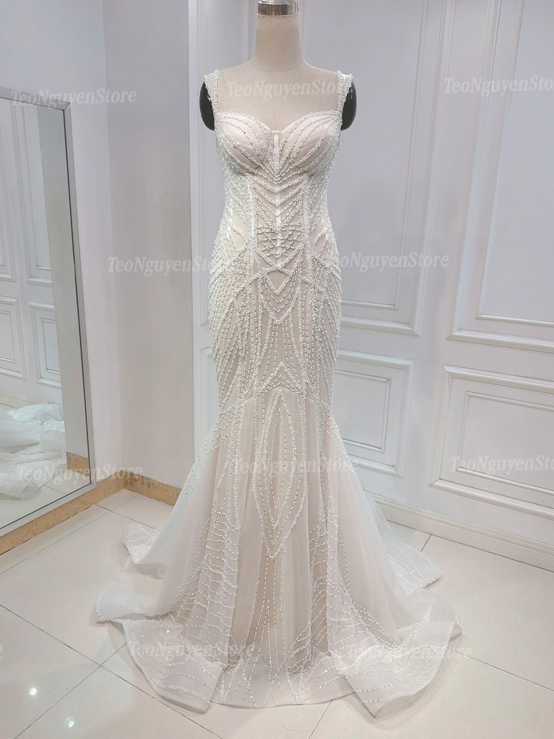 Luxury Mermaid Beaded Wedding Dresses. Sparkly Wedding Dresses. Corset Wedding Dresses. Custom Wedding Dresses For Brides.
