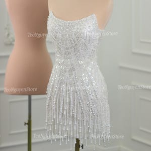Kurze Perlen-Empfangskleid . Kurzes Brautkleid. Perlen und Pailletten Partykleid. Perle Kurzes Brautkleid. Kundenspezifisches Kurzes Kleid